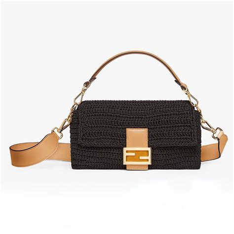 fendi crochet baguette